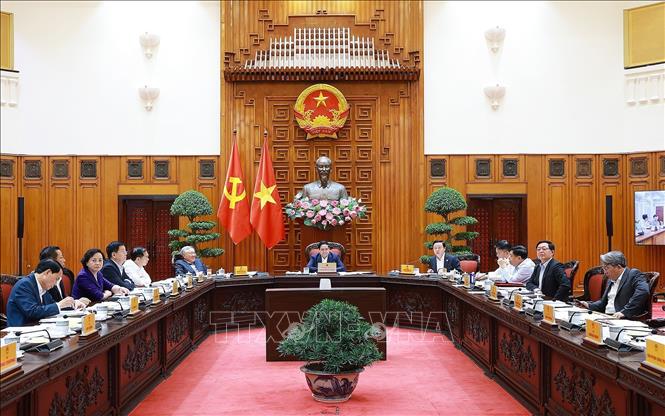 Thủ tướng Phạm Minh Chính chủ trì họp Thường trực Chính phủ về các dự án đường sắt. Ảnh: Dương Giang-TTXVN