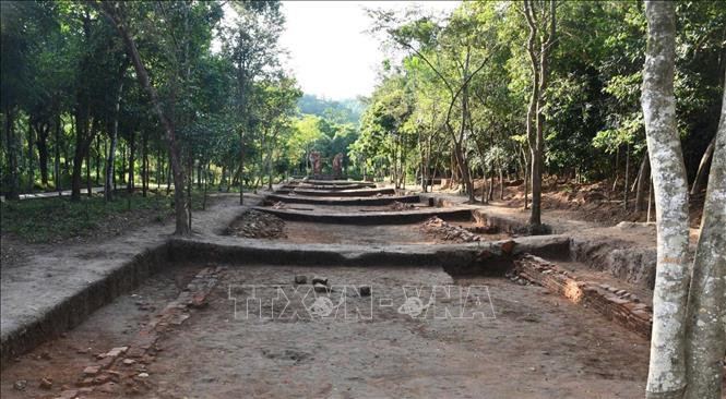 Reports from archaeological programmes conducted at the site from July to November show that this sacred road and entrance structure have been unearthed for the first time. VNA Photo: Đoàn Hữu Trung