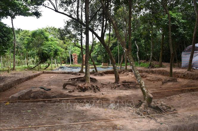 The road, built between the 10th and 12th centuries, has not been known until June 2023, when a group of archaeologists from the Institute of Archaeology and the sanctuary’s management board began the first excavations over a 220sq.m area during 2023–2024. VNA Photo: Đoàn Hữu Trung