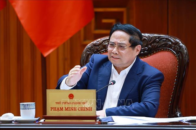 Thủ tướng  Phạm Minh Chính chủ trì họp Thường trực Chính phủ về các dự án đường sắt. Ảnh: Dương Giang-TTXVN 
