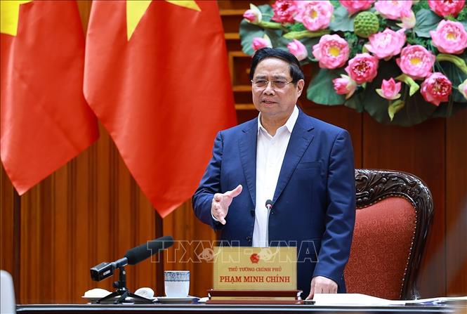 Thủ tướng  Phạm Minh Chính kết luận cuộc họp Thường trực Chính phủ về các dự án đường sắt trọng điểm. Ảnh: Dương Giang-TTXVN 
