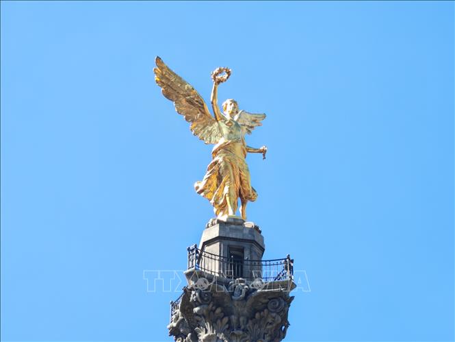 Tượng đài Thiên thần Độc lập, công trình mang tính biểu tượng và là điểm tham quan nổi tiếng nhất của thủ đô Mexico City. Ảnh: Phương Lan- PV TTXVN tại Mexico