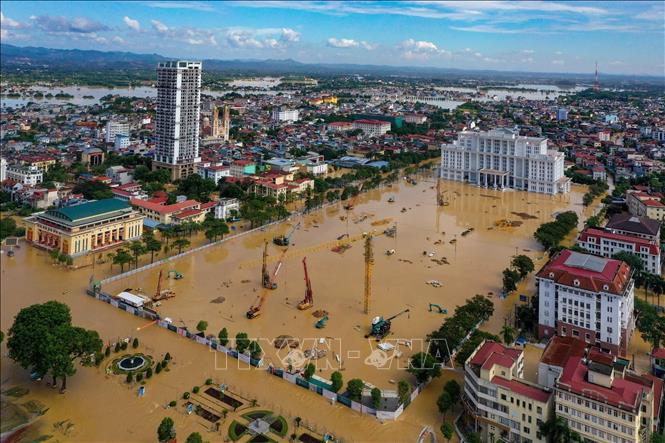  Khu vực trung tâm của tỉnh Thái Nguyên ngập sâu trong nước lũ. Ảnh: Phạm Tuấn Anh - TTXVN