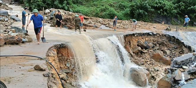 Mưa lớn gây sạt lở đất, lũ lụt tại xã Tiên Yên (Quảng Ninh). Ảnh: TTXVN
