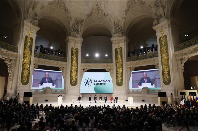 Ngày 11/2/2025, tổng cộng 61 quốc gia đã thông qua tuyên bố chung về nhu cầu trí tuệ nhân tạo (AI) “mở, toàn diện và đạo đức” tại Hội nghị thượng đỉnh AI Paris diễn ra ở Pháp. Ảnh: THX/TTXVN