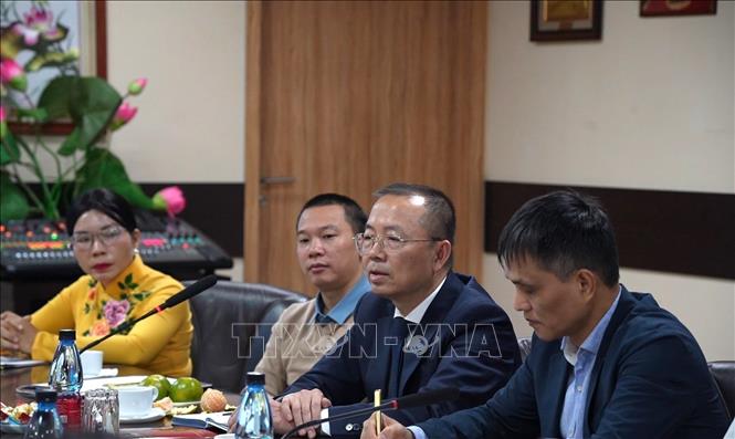 Trade Counsellor and Head of the Vietnam Trade Office in Russia Duong Hoang Minh speaks at the seminar. VNA Photo: Trần Hải 