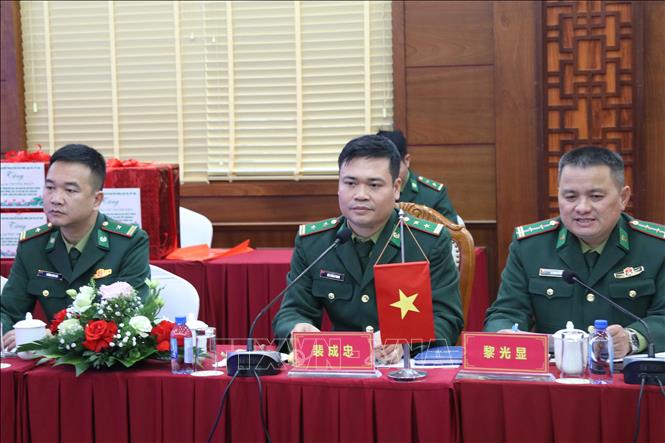 Trung tá Bùi Thành Trung, Đồn trưởng Đồn Biên phòng Bắc Xa (Lạng Sơn) - Trưởng đoàn phía Việt Nam phát biểu ý kiến. Ảnh: Quang Duy – TTXVN