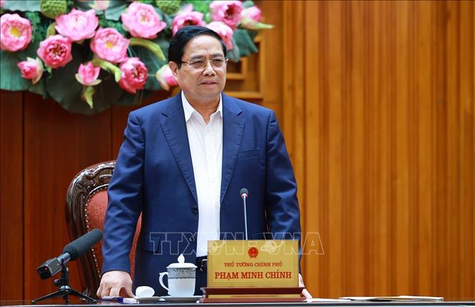 Thủ tướng Phạm Minh Chính làm việc với lãnh đạo Bộ Quốc phòng về phát triển công nghiệp quốc phòng. Ảnh: Dương Giang-TTXVN
