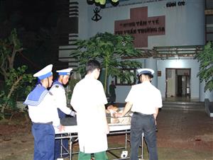 Bệnh xá đảo Trường Sa cấp cứu khẩn cấp bệnh nhân viêm bàng quang