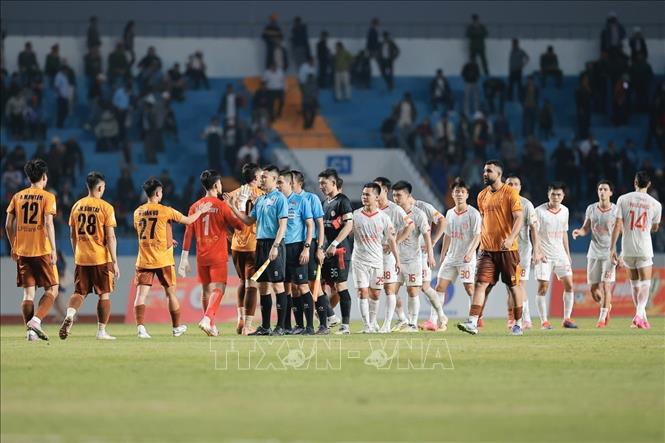 Kết thúc trận đấu, hai đội hoà nhau 1-1. Ảnh: Minh Quyết - TTXVN