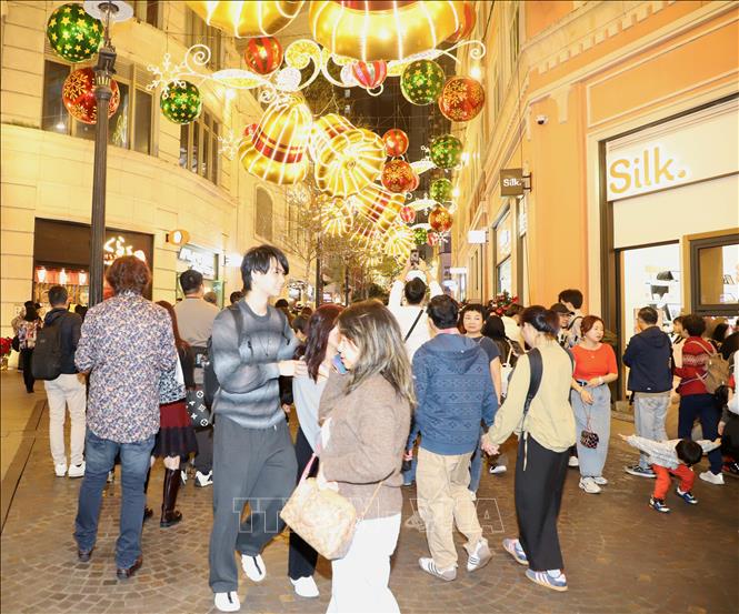 Một khu phố trong lễ giáng sinh tại Hong Kong. Ảnh: Xuân Vịnh-Phóng viên TTXVN tại Hong Kong. 