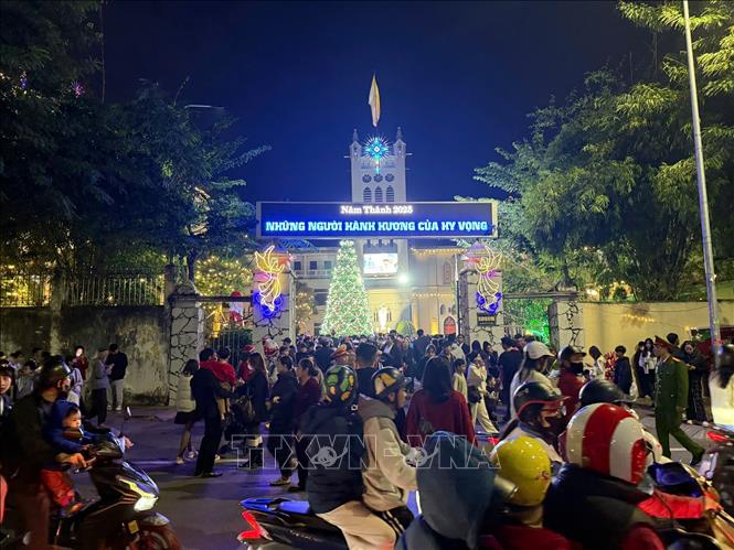 Cổng chính Tòa giám mục Hải Phòng. Ảnh Tiến Vĩnh - TTXVN 