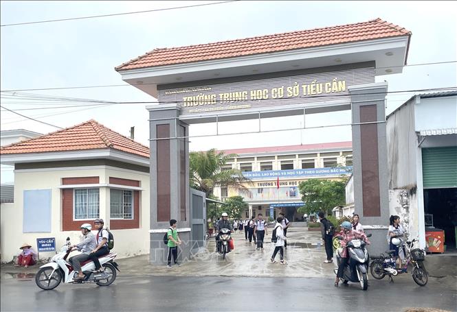 The Tieu Can secondary school in Tieu Can commune, the Mekong Delta province of Vinh Long. VNA Photo: Thanh Hòa