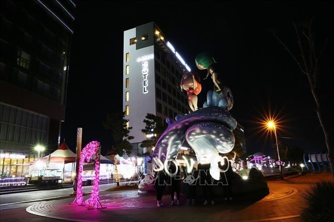 Không khí lễ hội đêm Noel. Ảnh: Khánh Vân - TTXVN tại Hàn Quốc