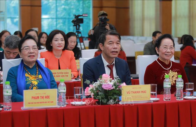 Các đại biểu tham dự buổi lễ khai trương Cổng Thông tin điện tử Hội Khuyến học Việt Nam. Ảnh: Phan Phương – TTXVN