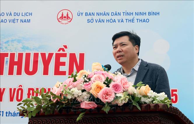 Phó Giám đốc Sở Văn hóa thể thao Ninh Bình Nguyễn Mạnh Cường phát biểu khai mạc. Ảnh: Đại Nghĩa - TTXVN