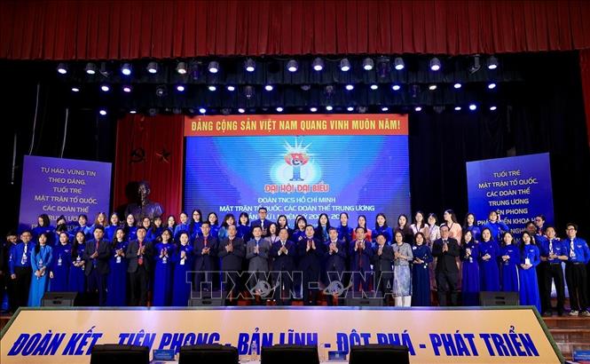 Các đại biểu chụp ảnh chung. Ảnh: Tuấn Anh - TTXVN