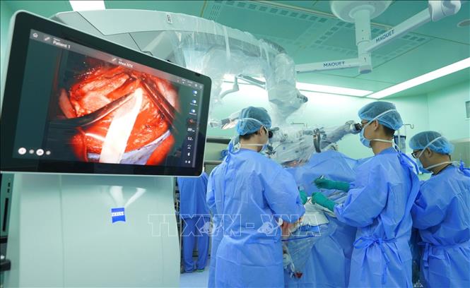 Phẫu thuật nội soi là một trong những thế mạnh vượt trội của Bệnh viện Đại học Y dược Thành phố Hồ Chí Minh. Ảnh: TTXVN phát