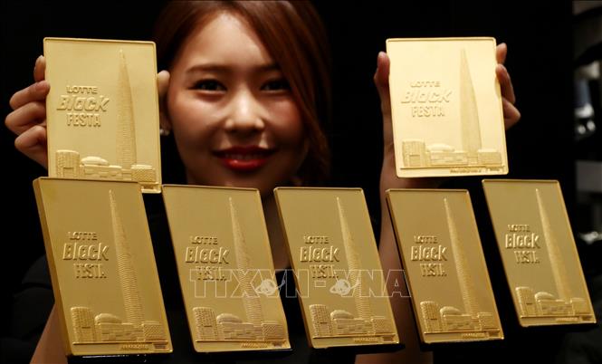 Vàng miếng được trưng bày tại một cửa hàng ở Seoul, Hàn Quốc. Ảnh: Yonhap/TTXVN