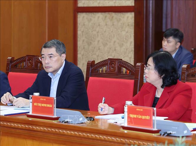 Các thành viên Ban Chỉ đạo và cơ quan chức năng dự phiên họp. Ảnh: Phương Hoa - TTXVN