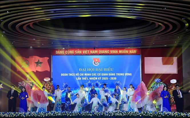 Tiết mục văn nghệ chào mừng đại hội. Ảnh: Tuấn Anh - TTXVN