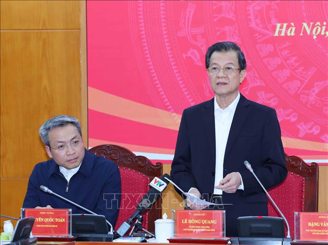 Đồng chí Lê Hồng Quang, Uỷ viên Trung ương Đảng, Phó Trưởng Ban Nội chính Trung ương trả lời câu hỏi của phóng viên. Ảnh: Phương Hoa - TTXVN