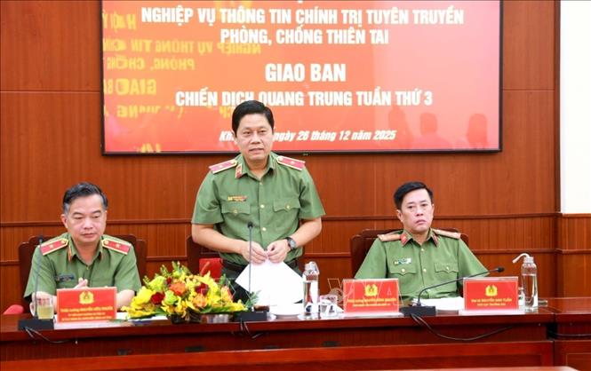 Thiếu tướng Nguyễn Hồng Nguyên, Phó Chánh Văn phòng Bộ Công an, Phó Chỉ huy trưởng Ban Chỉ huy phòng thủ dân sự (Bộ Công an), phát biểu tại hội nghị. Ảnh: Xuân Triệu - TTXVN