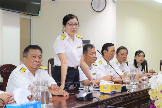 Bà Cao Thị Kim Chi, Trưởng phòng Nghiệp vụ - Dự toán - Pháp chế (Thuế thành phố Cần Thơ) thông tin về kết quả thu thuế năm 2025. Ảnh: Thu Hiền – TTXVN