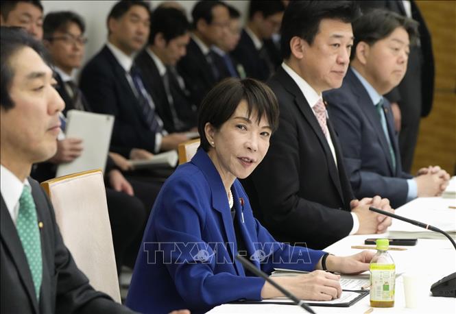 Thủ tướng Nhật Bản Sanae Takaichi phát biểu tại cuộc họp của hội đồng chính sách kinh tế và tài khóa ở Tokyo ngày 25/12/2025. Ảnh: Kyodo/TTXVN