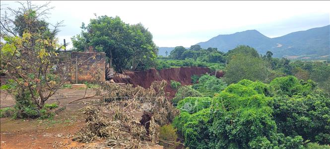 Khu vục sạt lở cần phải di dời tại xã Ia Ly, tỉnh Gia Lai. Ảnh: Hoài Nam - TTXVN