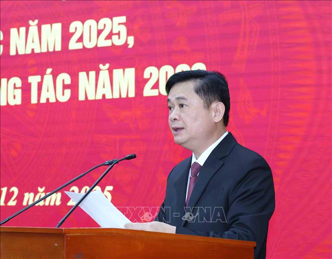 Đồng chí Thái Thanh Quý, Uỷ viên Trung ương Đảng, Phó Trưởng Ban Thường trực Ban Ban Chính sách, Chiến lược Trung ương phát biểu tại hội nghị. Ảnh: Phương Hoa – TTXVN