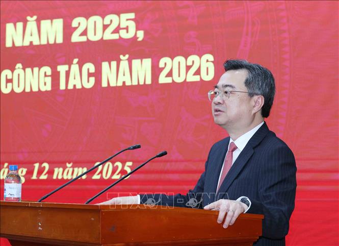 Đồng chí Nguyễn Thanh Nghị, Uỷ viên Trung ương Đảng, Trưởng Ban Chính sách, Chiến lược Trung ương phát biểu tại hội nghị. Ảnh: Phương Hoa - TTXVN