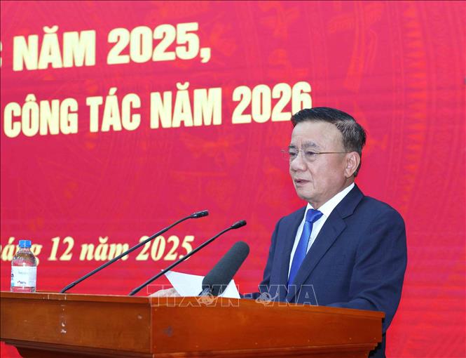 Đồng chí Trần Cẩm Tú, Uỷ viên Bộ Chính trị, Thường trực Ban Bí thư phát biểu chỉ đạo hội nghị. Ảnh: Phương Hoa - TTXVN