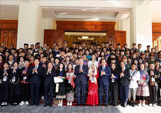 Tổng Bí thư Tô Lâm gặp mặt học sinh, sinh viên, thanh niên dân tộc thiểu số xuất sắc, tiêu biểu. Ảnh: Thống Nhất – TTXVN