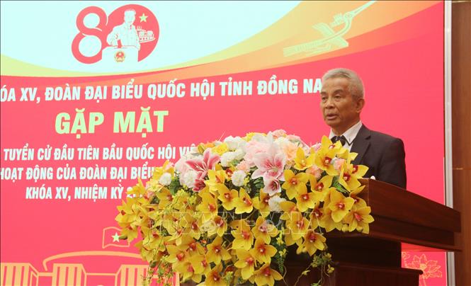 Ông Đặng Ngọc Tùng, Nguyên Chủ tịch Tổng Liên đoàn Lao động Việt Nam, Đại biểu Quốc hội khóa XIII, phát biểu tại buổi họp mặt. Ảnh: Công Phong - TTXVN