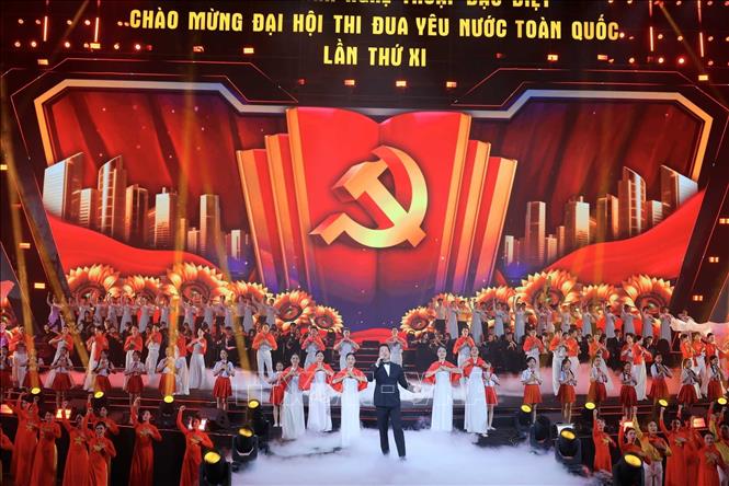 Tiết mục văn nghệ biểu diễn tại chương trình. Ảnh: Hoàng Hiếu - TTXVN