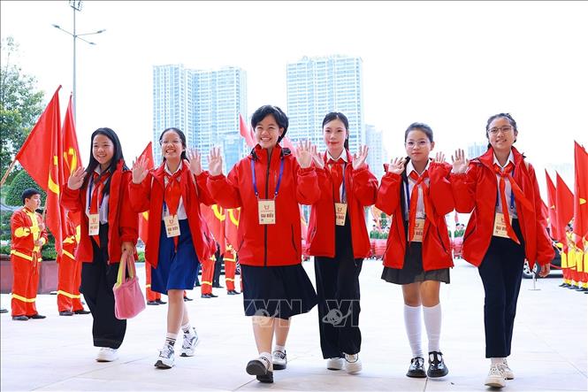 Các đại biểu đến dự Đại hội Thi đua yêu nước lần thứ XI. Ảnh: Dương Giang-TTXVN 
