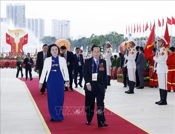 Các đại biểu đến Đại hội Thi đua yêu nước toàn quốc lần thứ XI. Ảnh: Thống Nhất - TTXVN
