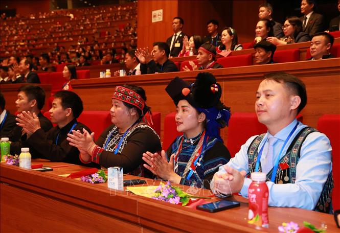 Đồng bào các dân tộc thiểu số dự đại hội. Ảnh: Trọng Đức - TTXVN