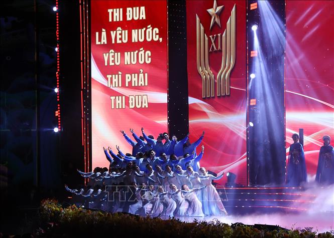 Chương trình biểu diễn văn nghệ tại Đại hội Thi đua yêu nước toàn quốc lần thứ XI. Ảnh: Văn Điệp - TTXVN