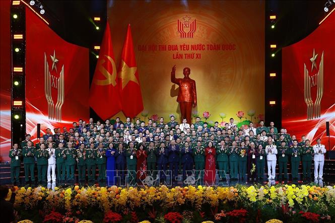 Tổng Bí thư Tô Lâm cùng các đồng chí lãnh đạo, nguyên lãnh đạo Đảng, Nhà nước và các đại biểu tại đại hội. Ảnh: TTXVN