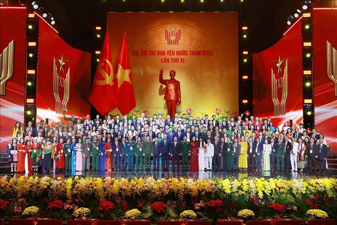 Tổng Bí thư Tô Lâm cùng các đồng chí lãnh đạo, nguyên lãnh đạo Đảng, Nhà nước và các đại biểu tại đại hội. Ảnh: TTXVN