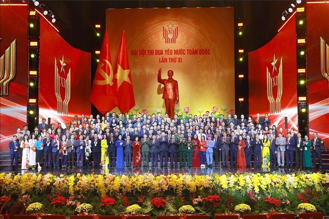 Tổng Bí thư Tô Lâm cùng các đồng chí lãnh đạo, nguyên lãnh đạo Đảng, Nhà nước và các đại biểu tại đại hội. Ảnh: TTXVN