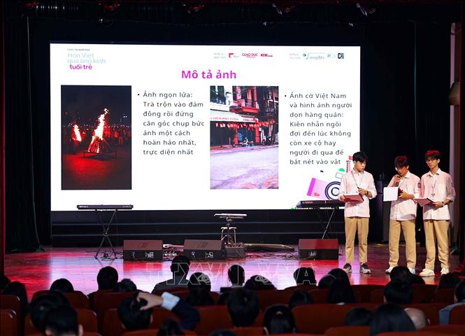 Lưu giữ và tôn vinh vẻ đẹp tuổi trẻ, cuộc thi ảnh “Hồn Việt 2025” với chủ đề “Lương thì” là hành trình tìm kiếm những góc nhìn mới mẻ về quê hương, đất nước, những khoảnh khắc chân thật và xúc cảm sâu sắc từ một thế hệ trẻ Việt Nam nhiệt huyết. Ảnh: Thanh Tùng - TTXVN 