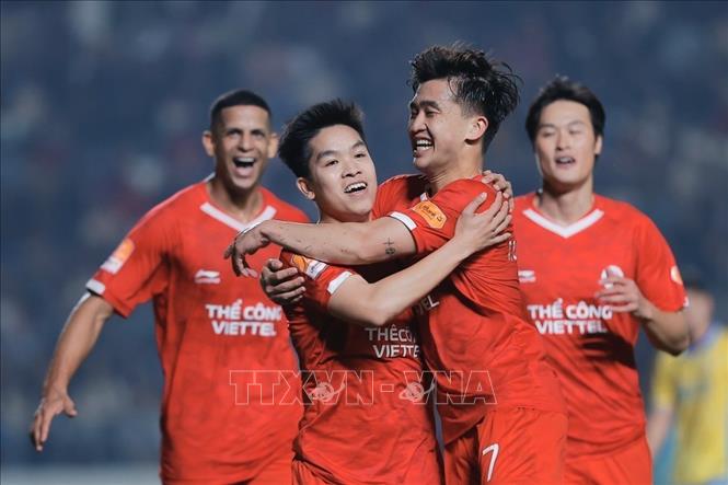 Ở trận đấu cuối cùng, CLB Hà Nội hoà Thể công Viettel 2-2. Ảnh: Minh Quyết - TTXVN