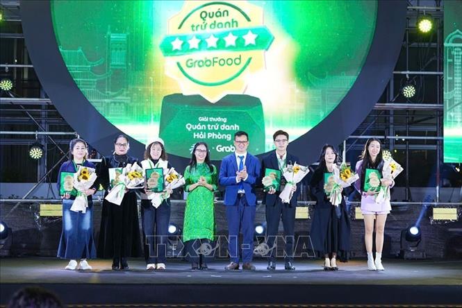 Vinh danh các quán, nhà hàng trứ danh Hải Phòng. Ảnh: Mạnh Minh - TTXVN