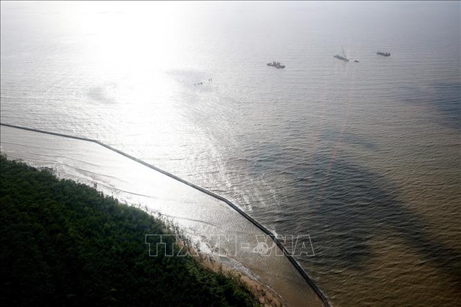 Dự án tuyến giao thông ra đảo Hòn Khoai và Cảng tổng hợp lưỡng dụng Hòn Khoai. Ảnh: Dương Giang-TTXVN
