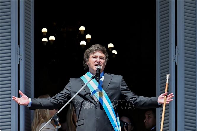 (Tư liệu) Tổng thống Argentina Javier Milei phát biểu tại Buenos Aires. Ảnh: THX/TTXVN