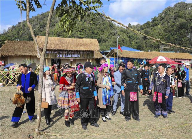 Trình diễn nghi lễ truyền thống của đồng bào dân tộc Mông tại Ngày hội. Ảnh: Xuân Tư - TTXVN