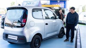 Lái thử VinFast Minio Green tại Vietnam Mobility Show 2025, nhiều khách muốn "chốt" mua xe ngay